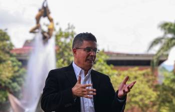 John Jairo Arboleda completa tres periodos al frente de la UdeA y es señalado como uno de los principales responsables de la crisis que atraviesa la institución. FOTO: MANUEL SALDARRIAGA