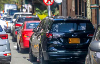 Alcaldía de Sabaneta advirtió que los únicos autorizados para cobrar por parqueo son los operarios de parquímetros. FOTO Camilo Suárez
