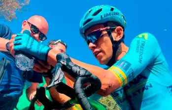Harold Tejada marchaba séptimo en la general del Criterium del Dauphiné. FOTO: X - @XDSAstanaTeam