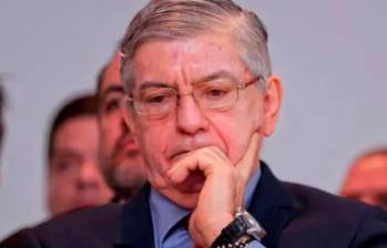 Gaviria llamó a rodear y apoyar al registrador nacional, además de invitar a la comunidad internacional a rechazar “el camino autoritario de Petro”. FOTO: Colprensa