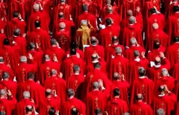 El título oficial de estos representantes de la Iglesia católica es cardenal de la Santa Iglesia Romana. FOTO AGENCIA XINHUA