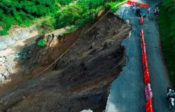Este problema en las vías del departamento ha ocasionado malestar en viajeros y habitantes de la zona. Foto: EL COLOMBIANO