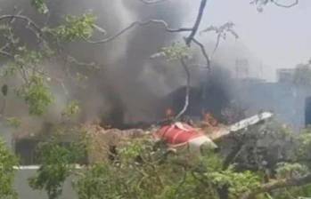El avión Boeing 787 Dreamliner accidentado en Ahmedabad (India) este 12 de junio. FOTO: REDES SOCIALES