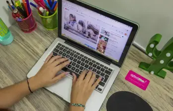 El Congreso aprobó la inclusión del teletrabajo en la reforma laboral. La ley contempla desde trabajo remoto híbrido hasta desde el exterior. FOTO: El Colombiano.