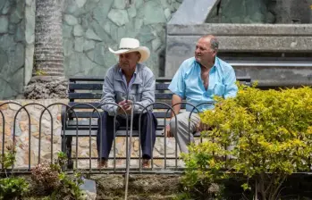 La alerta de Asofondos y Fasecolda es que, de este decreto ser aprobado, se afectaría la capacidad de los colombianos para pensionarse, provocando menor número de pensionados, pensiones más bajas y desprotección en los seguros de invalidez y sobrevivencia. Foto: Camilo Suárez