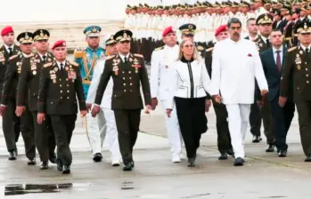 Maduro reforzó las fronteras, activó frentes militares y llamó a la población a sumarse a la reserva como parte de su estrategia defensiva. FOTO: REFERENCIA/ X VLADIMIR PADRINO