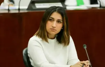 El caso de Laura Sarabia reabre el debate sobre los límites legales del ejercicio simultáneo de funciones públicas. FOTO: COLPRENSA. El caso de Laura Sarabia reabre el debate sobre los límites legales del ejercicio simultáneo de funciones públicas. FOTO: COLPRENSA.