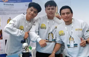 El grupo que creó al robot Damián representará a Colombia en el Mundial de Robótica WRO 2025, que se celebrará en Singapur en noviembre de 2025. FOTO: REDES SOCIALES El grupo que creó al robot Damián representará a Colombia en el Mundial de Robótica WRO 2025, que se celebrará en Singapur en noviembre de 2025. FOTO: REDES SOCIALES