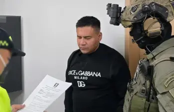 Momento de la captura de Andrés Felipe Marín Silva, alias Pipe Tuluá, en junio de 2025. FOTO CORTESÍA