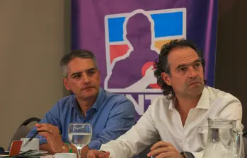 El gobernador Andrés Julián Rendón y el alcalde Federico Gutiérrez siempre han mostrado su apoyo al expresidente Álvaro Uribe y lo ratificaron durante el proceso judicial contra el exmandatario. FOTO: MANUEL SALDARRIAGA