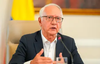 El ministro de Salud, Guillermo Jaramillo, ha insistido en que la unidad de pago por capitación (UPC) no es insuficiente para las EPS, sino que se “roban” la plata. FOTO Presidencia