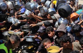 La crisis de hambre en la Franja de Gaza ha llegado a límites insospechados; los periodistas que están en la zona aseguran que solo se come una vez al día. Foto: Hani Alshaer / Getty Images. 