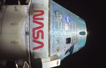 La nave espacial Orion continúa su trayectoria alrededor de la Luna. FOTO: Nasa