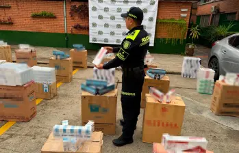 También incautaron mercancía por violar presuntamente la propiedad intelectual de marcas. FOTO: CORTESÍA POLICÍA También incautaron mercancía por violar presuntamente la propiedad intelectual de marcas. FOTO: CORTESÍA POLICÍA