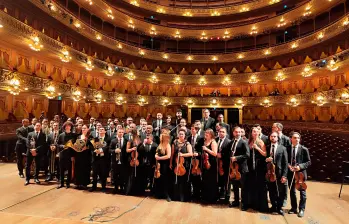 Filarmed antes de salir a escena en el mítico Teatro Colón de Buenos Aires. FOTO Cortesía Filarmed