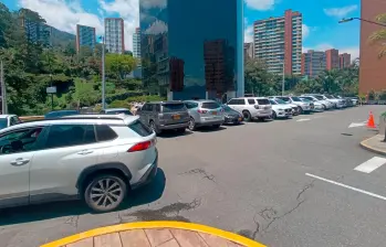 En el parqueadero del Mall del Este, en El Poblado, ocurrió el asesinato de María del Pilar Zea Cobo, de 41 años. FOTO: ALEJANDRA MORALES RÍOS