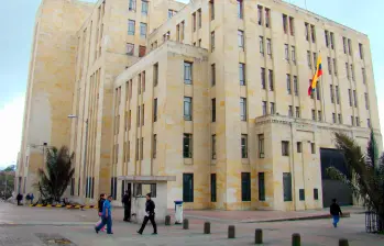 La caja del Gobierno Nacional sigue bajo presión: los depósitos del Tesoro cayeron 30% frente a marzo de 2025. FOTO: GETTY