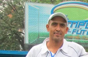 En la imagen aparece León Atehortúa, quien estaba dedicado a la formación de nuevos talentos. FOTO JENNIFER VILLAFAÑE