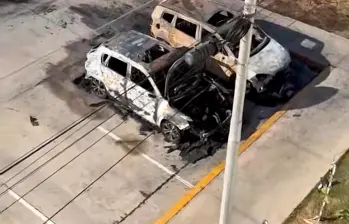 Así terminó el vehículo del árbitro venezolano Yender Herrera en el parqueadero de Maracay, la ciudad donde vive. Foto: tomada del x de @VVperiodistas_