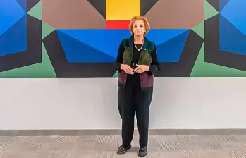 Fanny Sanín, de 87 años, mantiene una disciplina creativa constante y una vida cultural activa, mientras preserva su vínculo con Colombia a través de su obra y la donación de algunas de sus piezas. FOTO: Cortesía Instagram @artes_udea