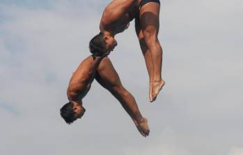 Sebastián Morales y Daniel Restrepo durante la prueba de sincronizado, una de las que competirán en el Mundial. FOTO manuel saldarriaga