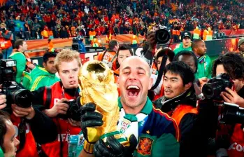 Pepe Reina fue campeón del Mundo con España. FOTO @PReina25