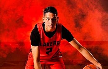 Samuel Hincapié, en acción, en uno de los partidos con el Lake Land College, antes de su paso a la Le Moyne College, universidad que hace parte de la NCAA División 1 en Nueva York. FOTO foto cortesía