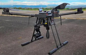 Este es el Dron de Reconocimiento y Ataque Guiado para Operaciones Militares (DRAGOM), fabricado en Colombia. FOTO: CORTESÍA DE MINDEFENSA.
