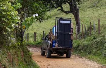 En días recientes miles de personas han tenido que huir de sus hogares en los municipios de Briceño, Anorí y Tarazá. FOTO: Julio César Herrera. Archivo El Colombiano