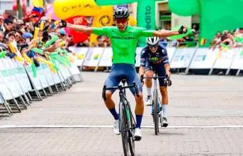 Urián y su primer triunfo en una carrera grande en Colombia. FOTO CORTESÍA ÁNDERSON BONILLA-CICLISMO EN LÍNEA