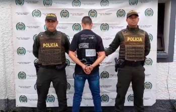 El sospechoso era requerido por un juzgado de Chocó por el delito de concierto para delinquir agravado. FOTO: CORTESÍA POLICÍA URABÁ