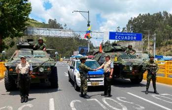 El puente Rumichaca es custodiado por autoridades de Colombia y Ecuador. FOTO: CORTESÍA EJÉRCITO.