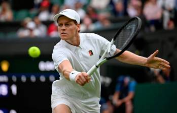 El número uno del mundo, el italiano Jannik Sinner, pasó a cuartos de final de Wimbledon. FOTO GETTY 