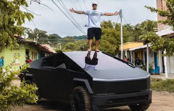 Investigan al papá de ’Stunt’, el influencer de la Cybertruck, por narcotráfico y lavado de activos