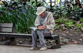 Según cifras del Dane, se calcula que en Colombia hay aproximadamente 8,17 millones de adultos mayores. Foto Juan Antonio Sánchez