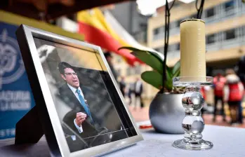 Este lunes se han realizado varios homenajes por la memoria del senador Miguel Uribe. FOTO COLPRENSA