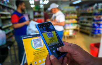 Por ahora, mientras el decreto avanza, el futuro de Bre-B —la gran apuesta del Banco de la República— parece tambalear justo cuando estaba a punto de despegar. FOTO: Camilo Suárez Por ahora, mientras el decreto avanza, el futuro de Bre-B —la gran apuesta del Banco de la República— parece tambalear justo cuando estaba a punto de despegar. FOTO: Camilo Suárez