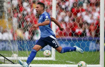 Los dos clásicos entre Millonarios y Santa fe generaron polémicas y acciones extradeportivas que provocaron sanciones de Dimayor. Foto: Colprensa