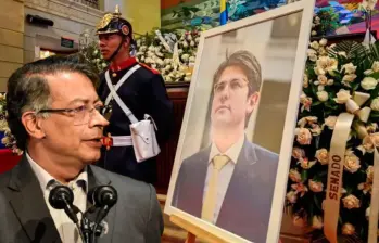 El senador murió el 11 de agosto tras luchar dos meses por su vida. Foto: Colprensa
