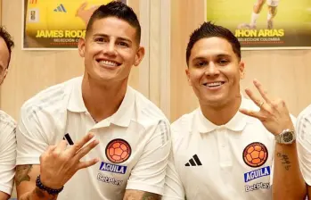 Tanto James Rodríguez como Juan Fernando Quintero, hacen parte del selecto grupo de jugadores que llegarán a su tercer Mundial con la Selección Colombia. FOTO: Redes sociales @FCFSeleccionCol