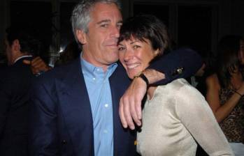 Ghislaine Maxwell, de mujer de la alta sociedad y amiga de la realeza británica, a ser una de las protagonistas de uno de los mayores escándalos de tráfico sexual de los últimos tiempos por su relación con Jeffrey Epstein. FOTO: Getty