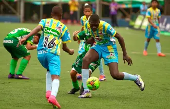 Jhon Sebastián Ruiz tiene 12 años, juega de defensa central en Fútbol Paz y sueña con ser profesional para darle una casa a su mamá. FOTO cortesía Juan ‘Tuto’ cardona- los paisitas