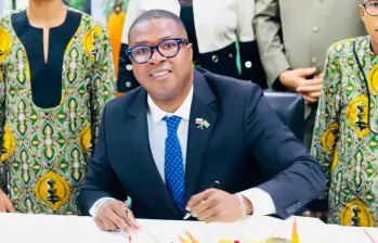 Él es Daniel Garcés Carabalí, exembajador de Colombia en Ghana. FOTO: Tomada de X @DanielGarcesC1