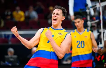 Andrés Piza celebra uno de los puntos logrados con Colombia en el Mundial de Filipinas. FOTO CORTESÍA Volleyball World