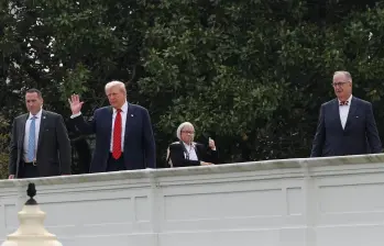 El presidente Donald Trump estuvo en el tejado de la Casa Blanca evaluando las posibles modificaciones como un salón de recepción. Foto: Getty Images