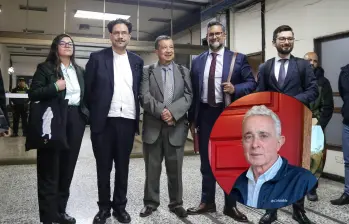 El candidato presidencial Iván Cepeda y otras tres víctimas acreditadas radicaron el recurso de casación en el caso contra Álvaro Uribe. Foto: Colprensa