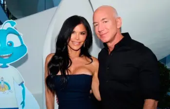 Jeff Bezos y su prometida, Lauren Sánchez. FOTO: Tomada de Instagram @jeffbezos