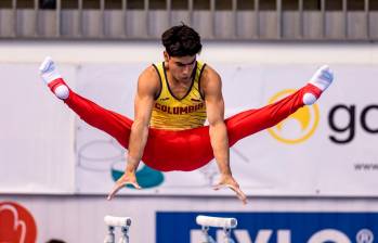 El gimnasta colombiano Ángel Barajas logró la medalla de bronce en la prueba de barras paralelas en la Copa Mundo que se disputa en BAkú. FOTO GETTY 