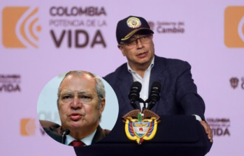 El presidente, Gustavo Petro, defendió al presidente del Senado, Iván Name. Fotos El Colombiano