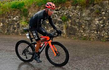 Egan Bernal sigue con su preparación con miras a lo que será su presencia en el Tour de Francia, carrera prevista para finales de junio y parte de julio, del presente año. FOTO TOMADA@INEOSGrenadiers